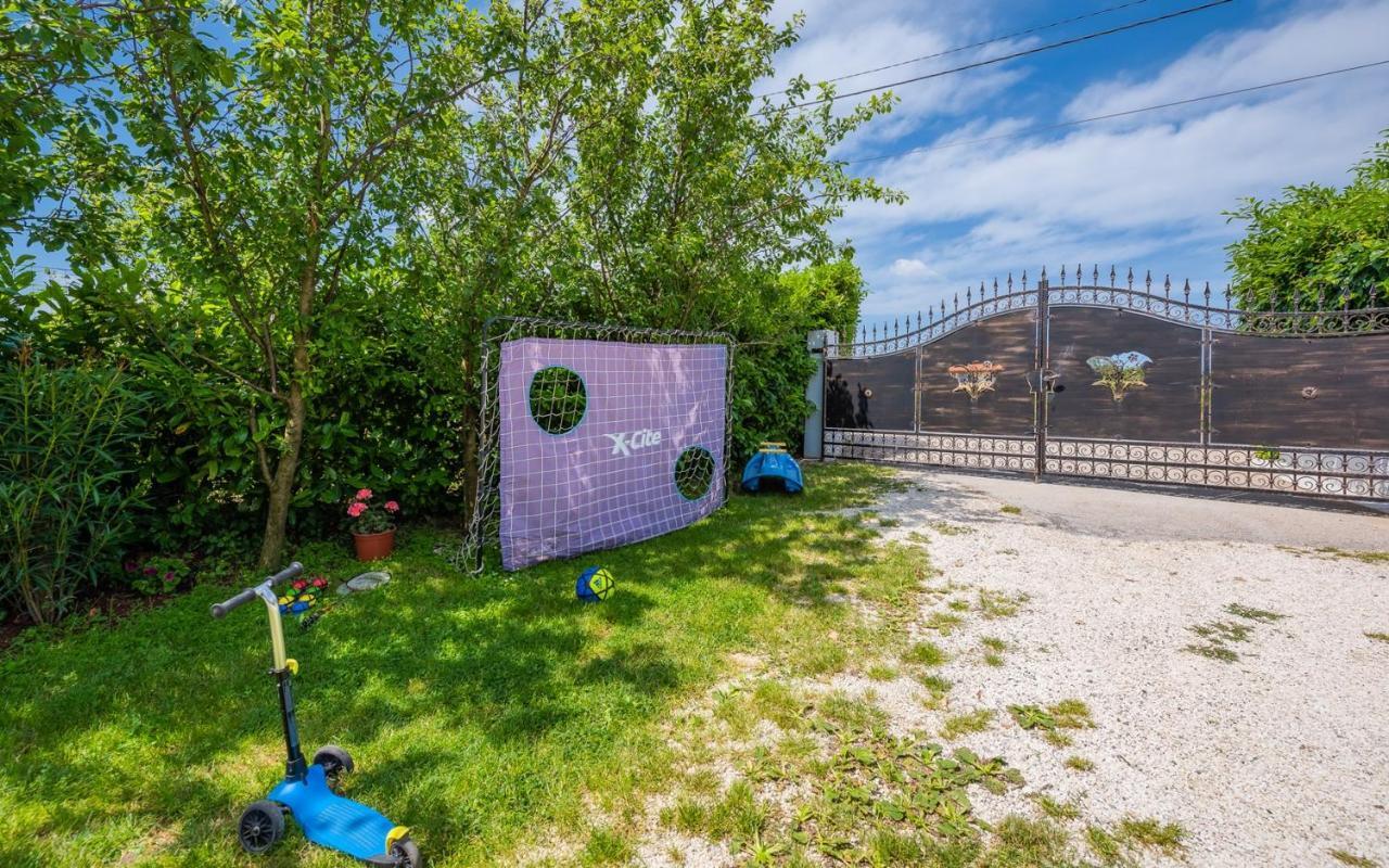 The Willow Garden Apartment House Marcana Екстер'єр фото